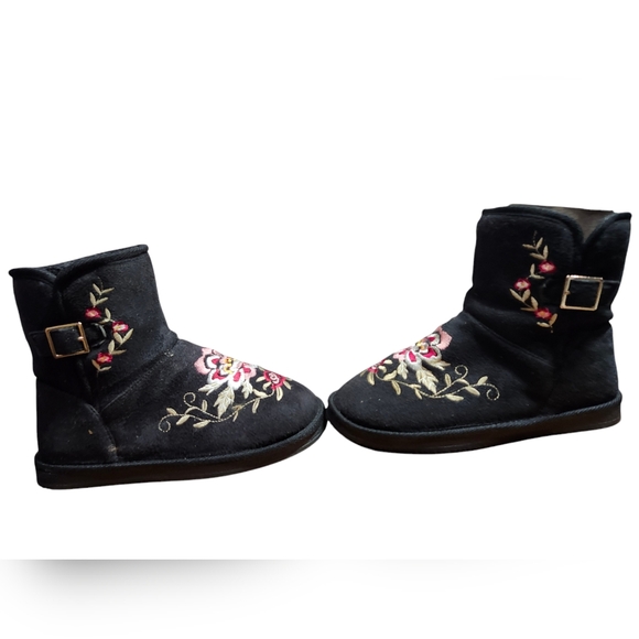 Whiney Fuzzie Faux Suede Boots Size 8 Womens - Picture 3 of 5